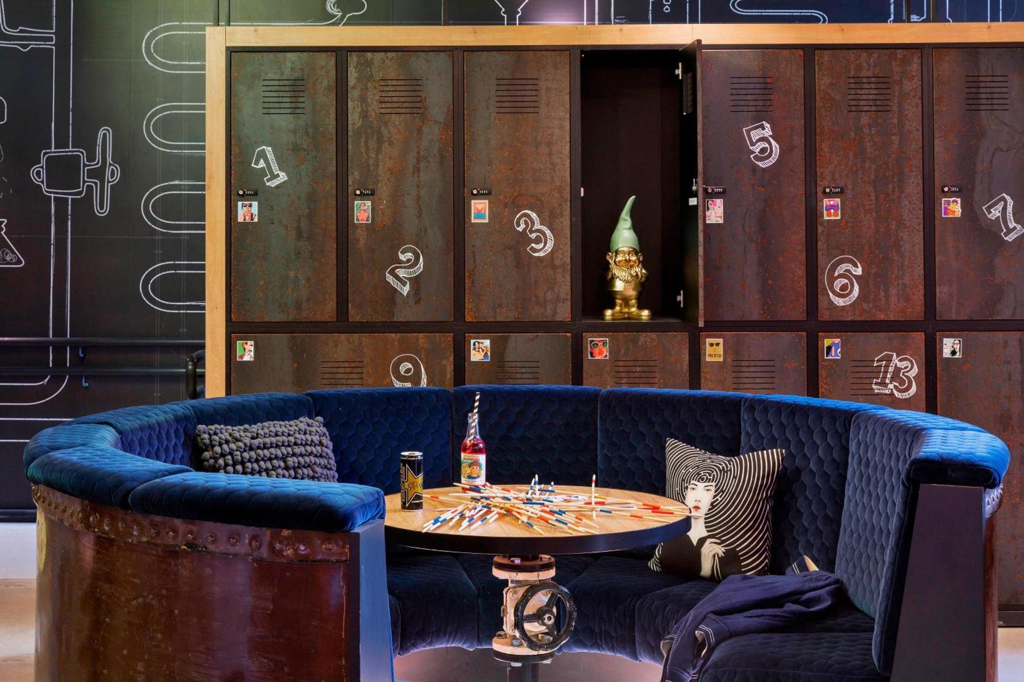 Moxy Praga 3*